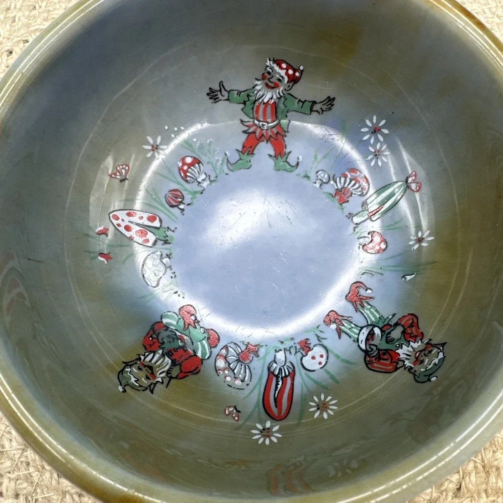 Wade Armagh Leprechaun Bowl‎ Trinket Dish Mushrooms Gnomes Irish Porcelain Vtg